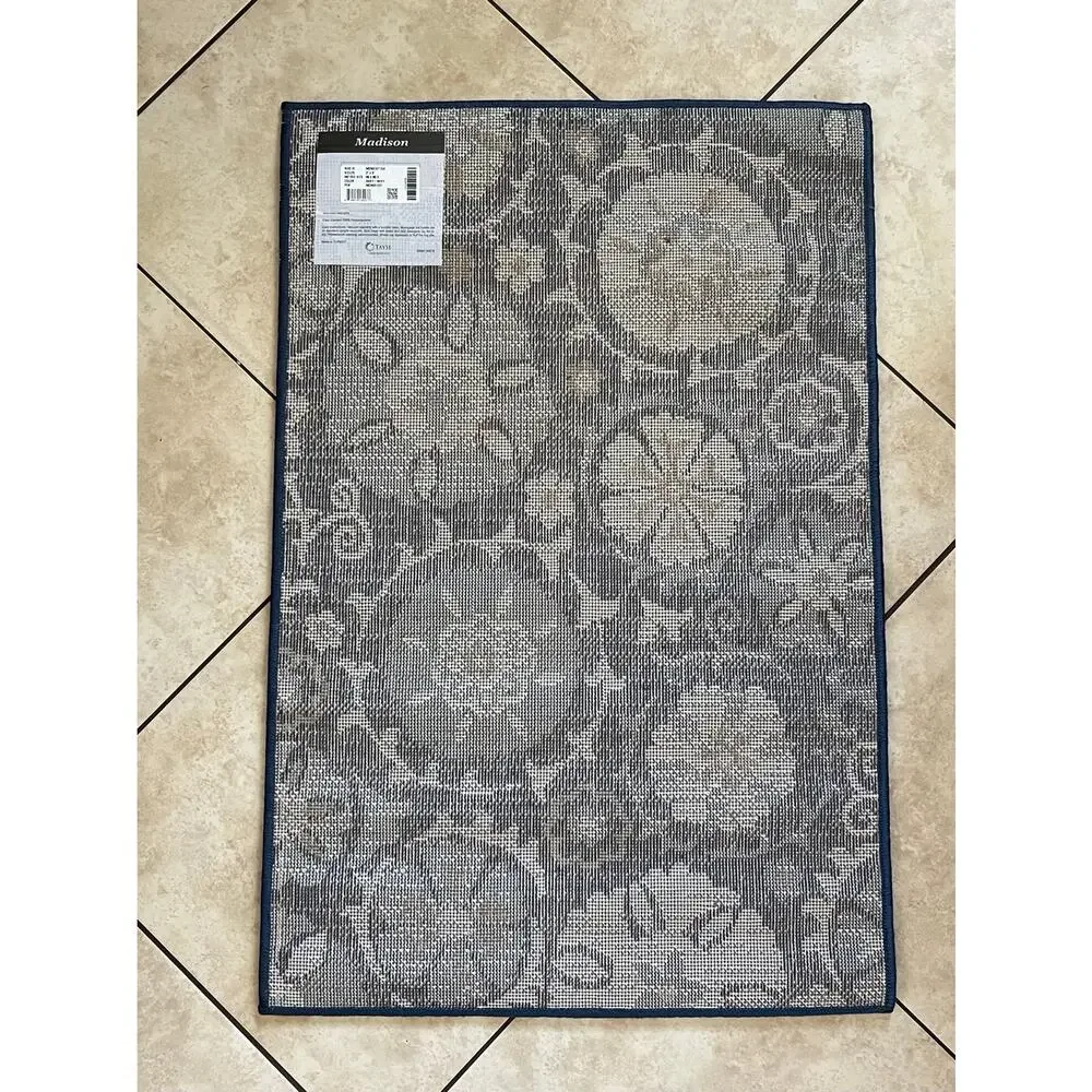 Beautiful Madison Navy Area Rug 2’ x 3’